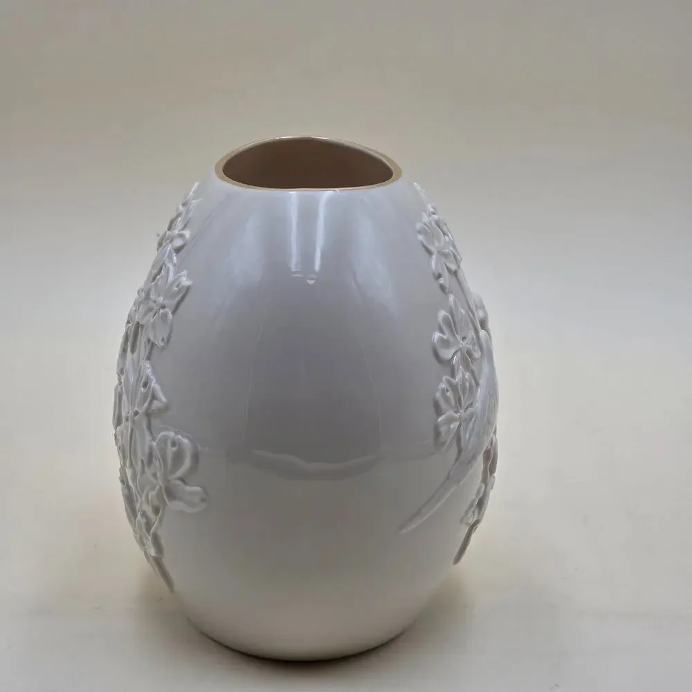 Lenox Spring Seasonal Vase Doves in a Dogwood Tree Legacy Edition 6402861 USA